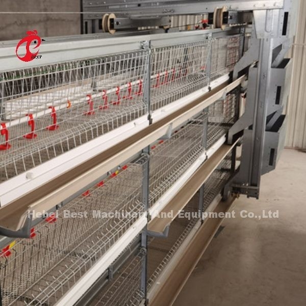 4 Tingkatan Lapisan Keras Tinggi Kandang Baterai Ayam Kawat Logam Dengan Tangki Air Mawar